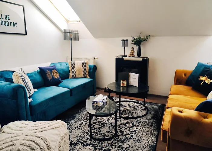 Spacious Flat & Parking Possibility, 3 Stops To Wenceslav Square