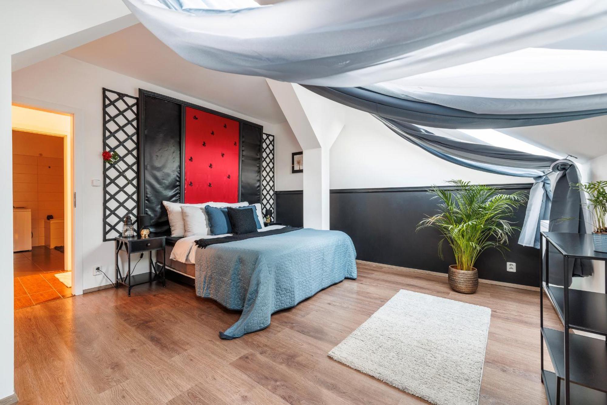 Spacious Flat & Parking Possibility, 3 Stops To Wenceslav Square Apartmán Praha