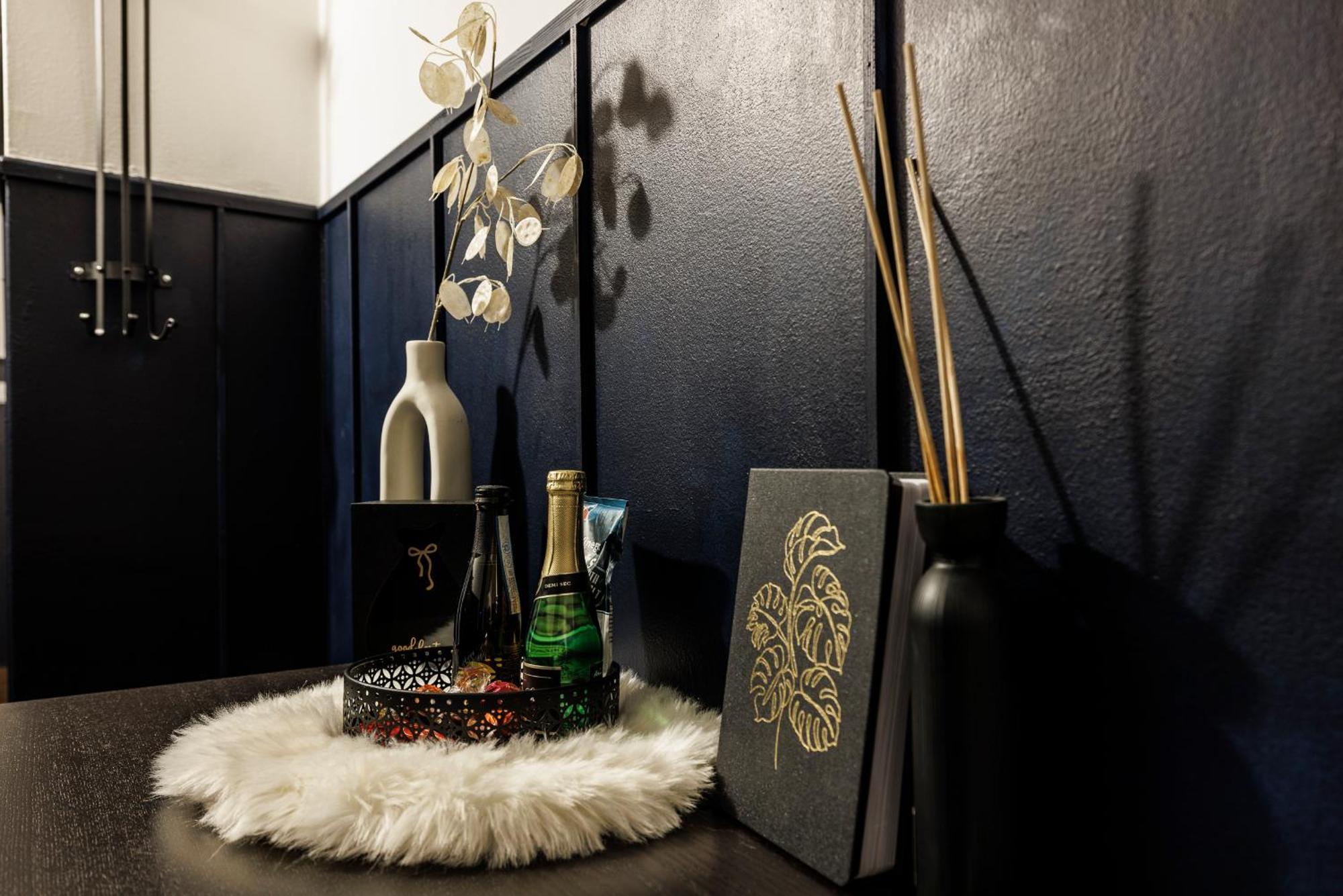 Apartmán Spacious Flat & Parking Possibility, 3 Stops To Wenceslav Square *